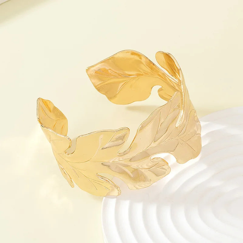 Retro Exaggerated Leaves Open Metal Bracelet